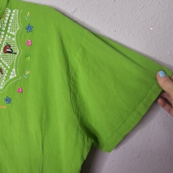 AYME Galapagos Lime Green Embroidered Turtle Blue Foot Boobie Bird Womens Button - Picture 7 of 12